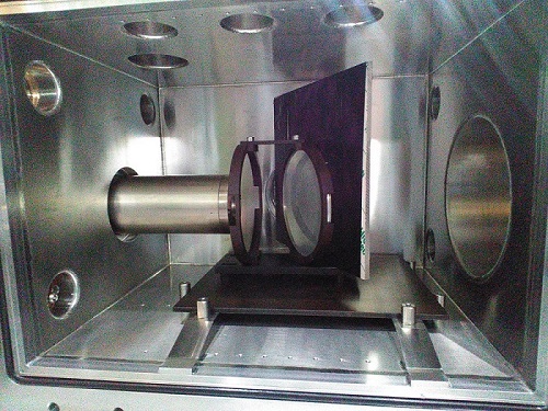 Прототип детектора разработанный в ИЯФ СО РАН представляет собой монитор со сцинтилляционной пленкой. Фотография Г
